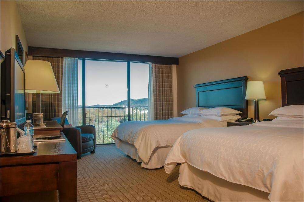 Blue Ridge Hotel & Conference Center 罗阿诺克 外观 照片
