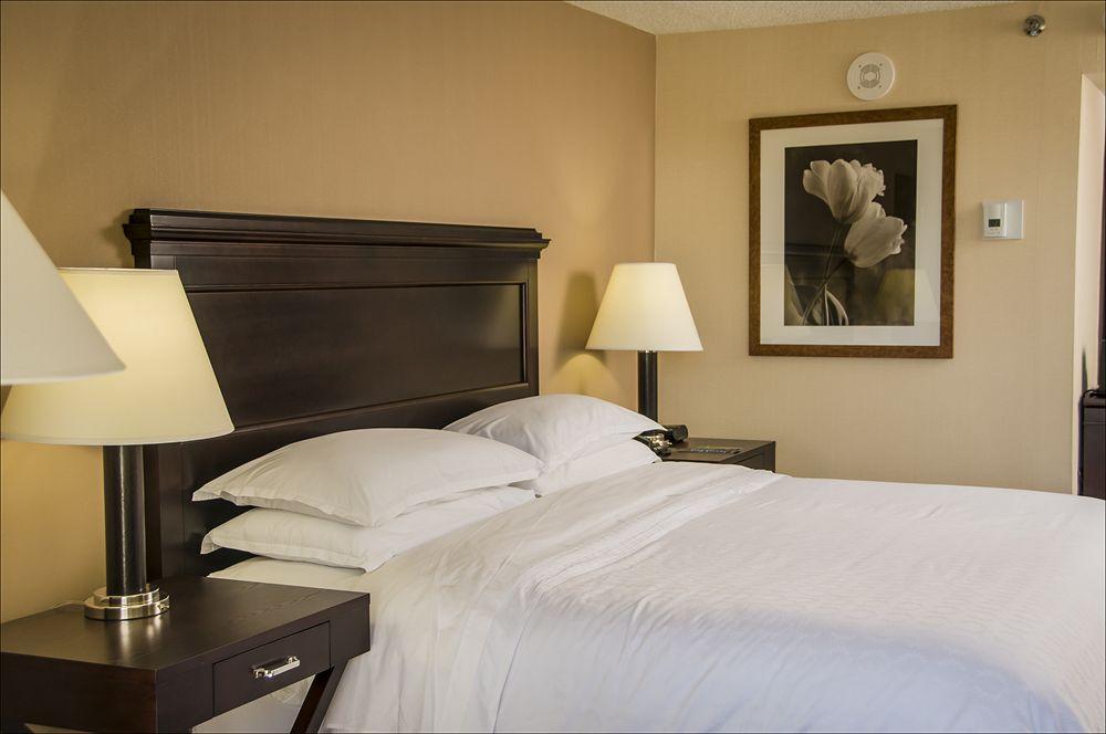 Blue Ridge Hotel & Conference Center 罗阿诺克 外观 照片