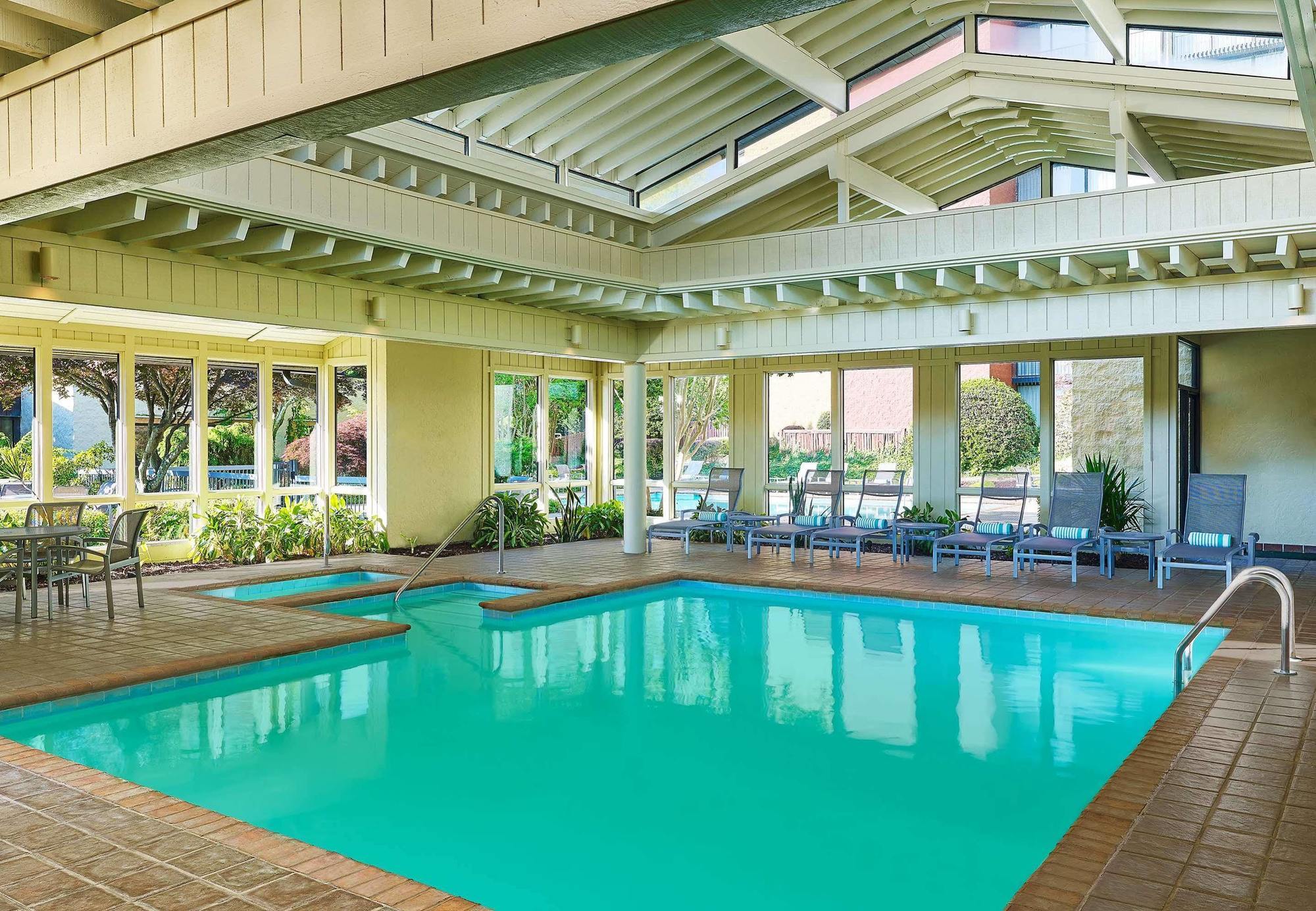 Blue Ridge Hotel & Conference Center 罗阿诺克 外观 照片