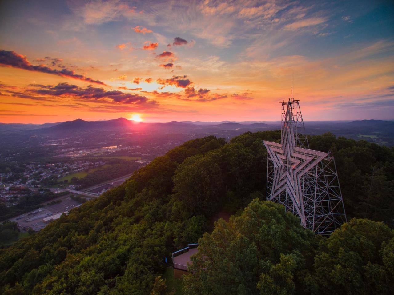 Blue Ridge Hotel & Conference Center 罗阿诺克 外观 照片